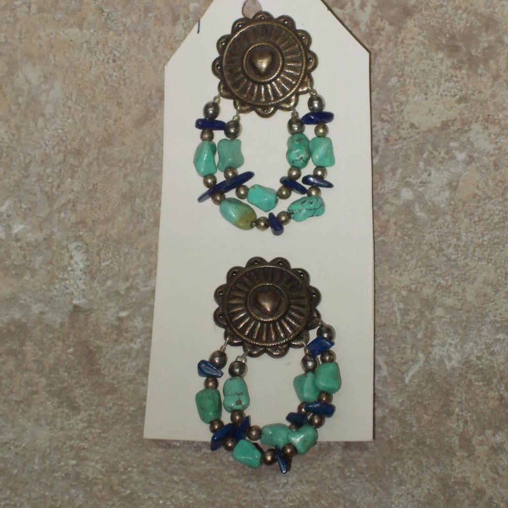 Vintage clip on earrings in very good condition